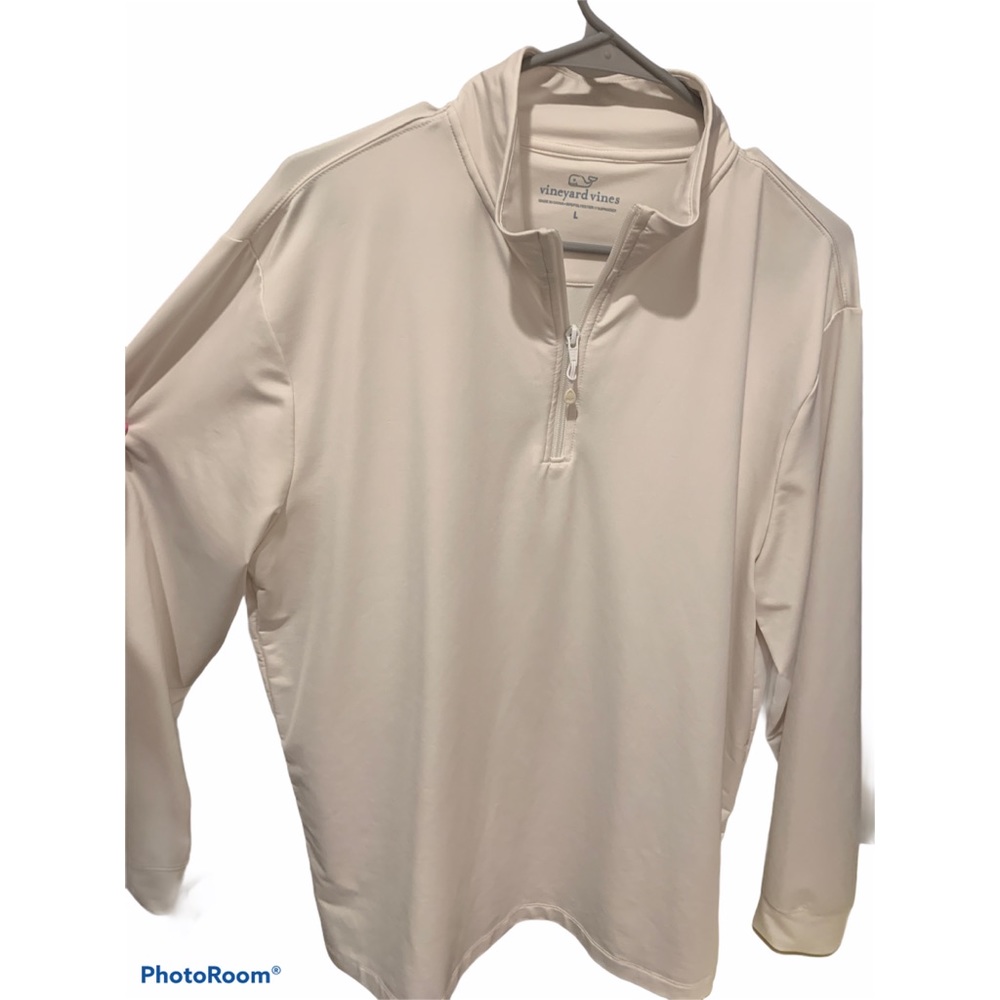 Brand New Vineyard Vine Pullover